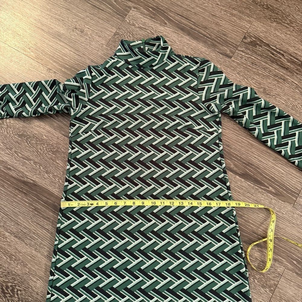 Tuckernuck Emerald Geo Mod Ellie Dress - Picture 9 of 9